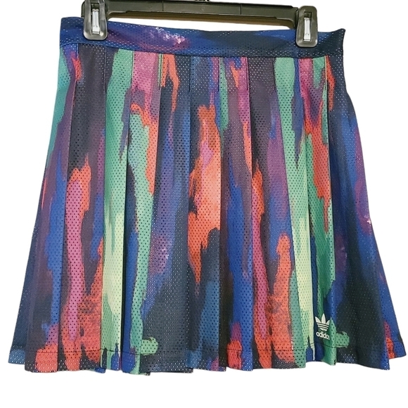 Adidas | Two Piece Cropped Top and Tennis Skirt Set (US Small Top/Medium Skirt) - Picture 9 of 16